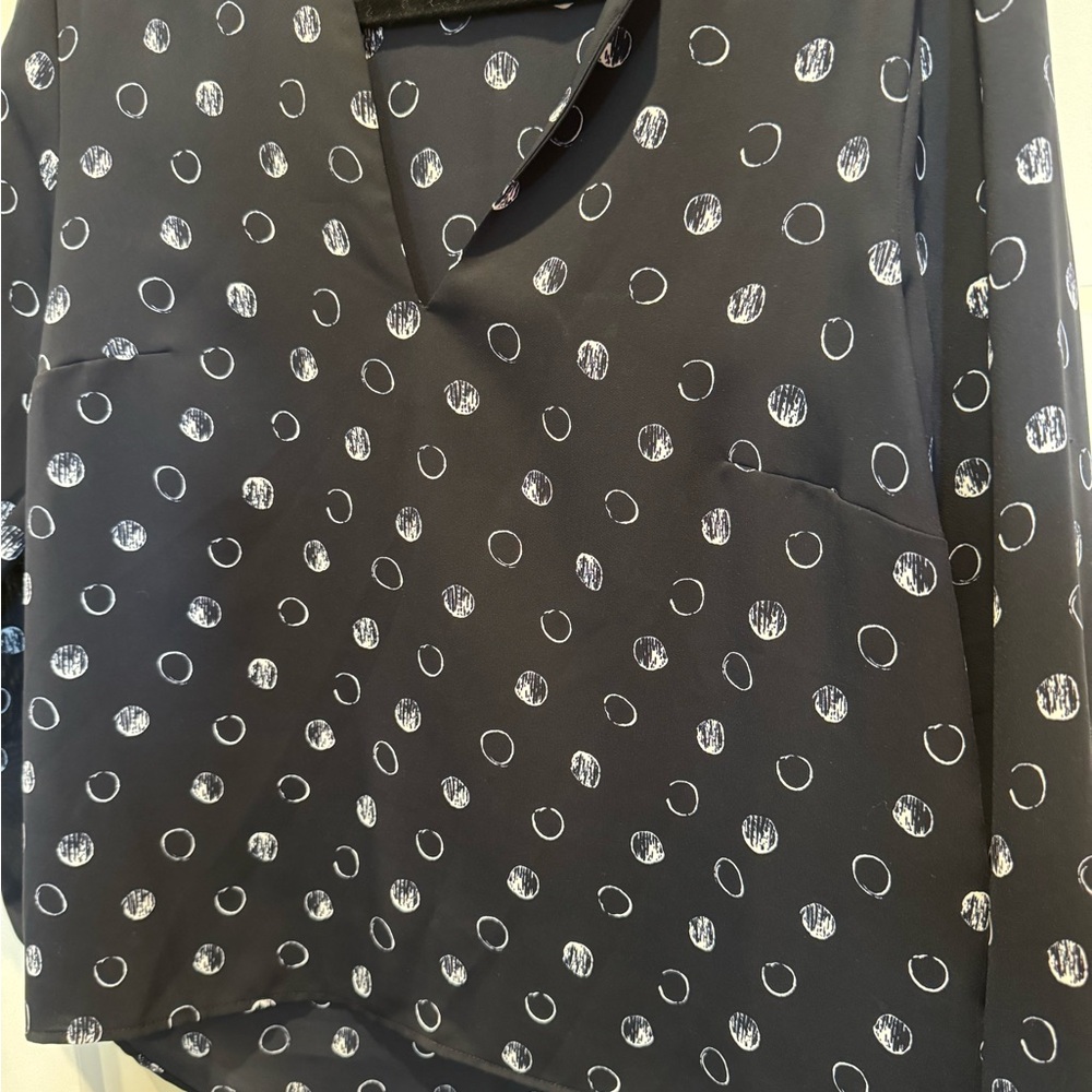 EUC Ann Taylor Navy Long Sleeve Blouse with Polka Dot Pattern - Picture 3 of 7